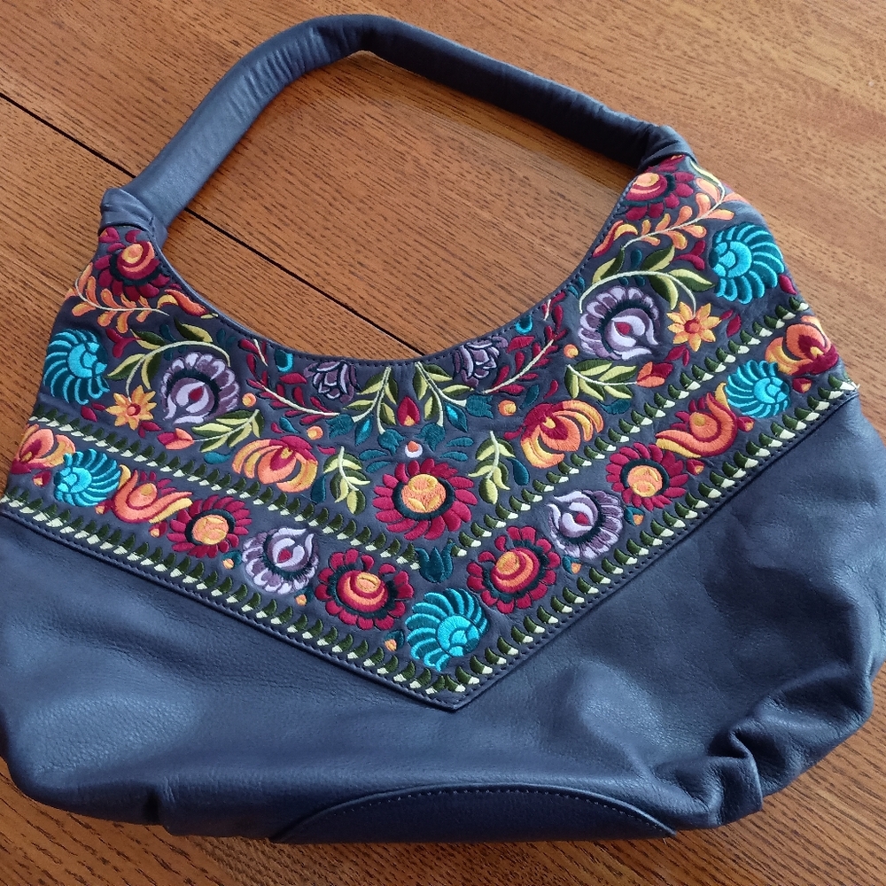 Like New ISABELLA FIORE Embroidered Purple Leather Rachel Hobo Shoulder Bag